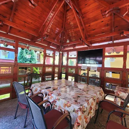 ゲストハウス Anelu ナボダリ